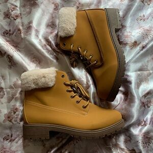Women’s Boots with Fur Top of Boots